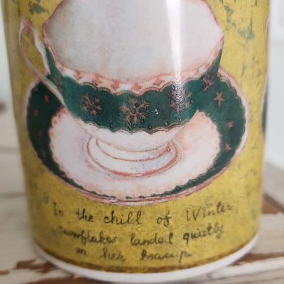 Sakura Yellow and Green Floral Mugs - Picture 3 of 8